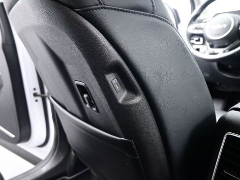 Used 2023 Kia Sportage EX image 27