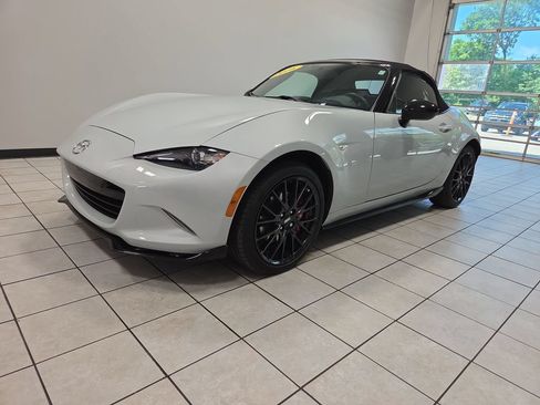 Used 2016 MAZDA MX-5 Miata Club w/ Brembo/BBS Package RWD image 9