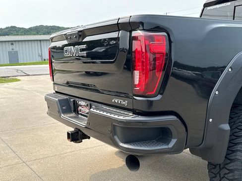 Used 2021 GMC Sierra 2500 AT4 w/ AT4 Preferred Package AWD/4WD image 17