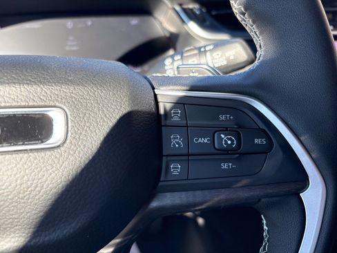 New 2025 Jeep Grand Cherokee L Limited w/ Black Appearance Package image 17