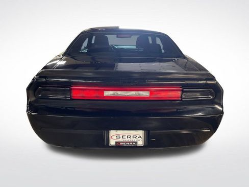 Used 2013 Dodge Challenger SXT RWD image 4