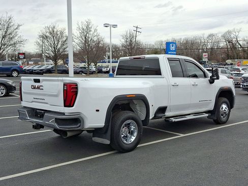 Used 2024 GMC Sierra 3500 SLE w/ SLE Value Package image 6