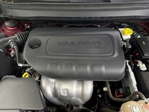 Used 2020 Jeep Cherokee Latitude Plus AWD/4WD image 17