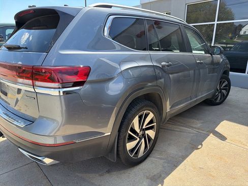 Used 2024 Volkswagen Atlas SEL image 4