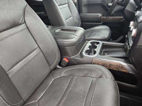 Used 2019 GMC Sierra 1500 Denali w/ Denali Ultimate Package AWD/4WD image 9