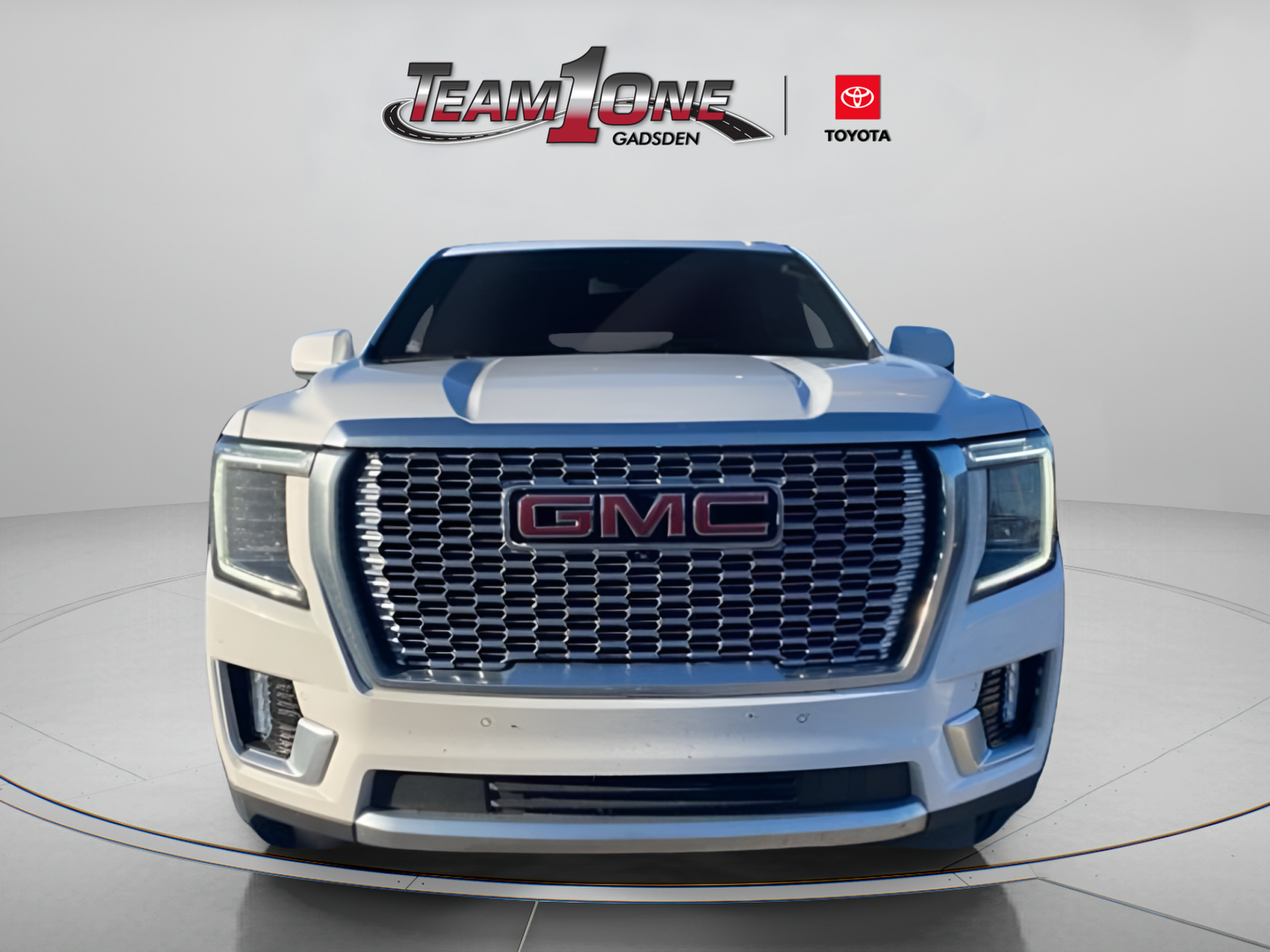 Used 2024 GMC Yukon XL Denali RWD image 2