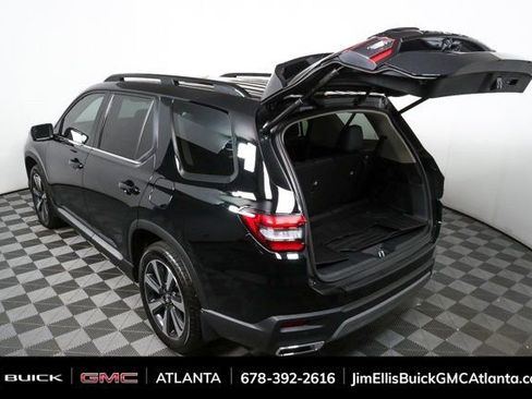 Used 2025 Honda Pilot Touring image 28