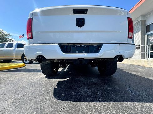 Used 2017 RAM 1500 Express w/ Express Value Package RWD image 11