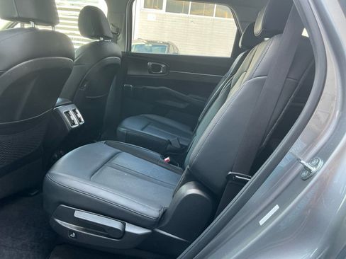 Used 2023 Kia Sorento EX FWD image 32