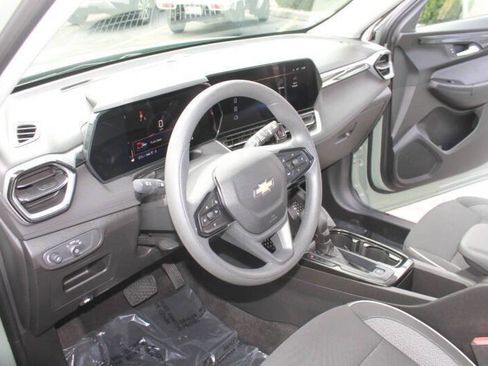 Used 2025 Chevrolet TrailBlazer LT image 23