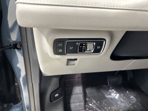 New 2026 Lincoln Nautilus Premier w/ Jet Appearance Package AWD/4WD image 13