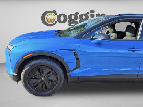 New 2025 Chevrolet Blazer EV LT w/ Midnight/Sport Edition image 18