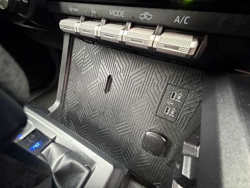 Used 2024 Toyota Tacoma SR image 37