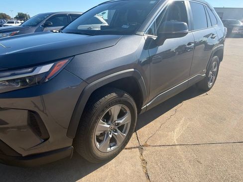 Used 2022 Toyota RAV4 XLE AWD/4WD image 1
