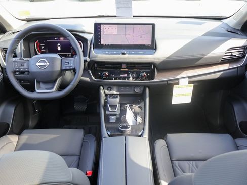 New 2026 Nissan Rogue Platinum image 6