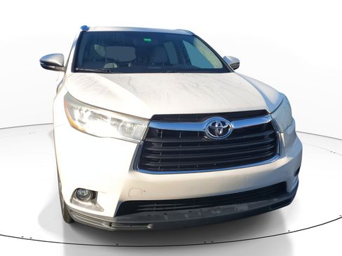 Used 2016 Toyota Highlander Limited image 2