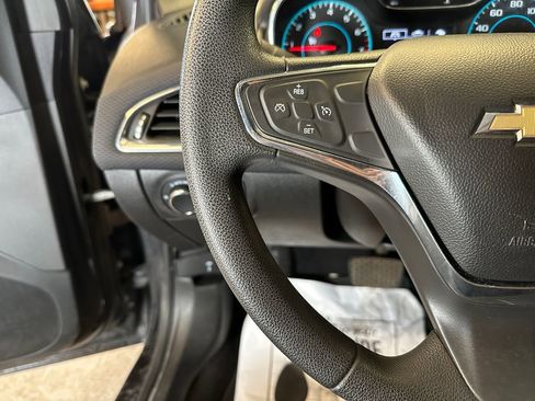 Used 2017 Chevrolet Cruze LT FWD image 11