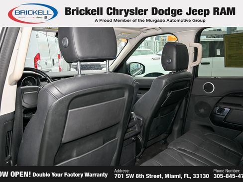 Used 2019 Land Rover Discovery SE AWD/4WD image 17