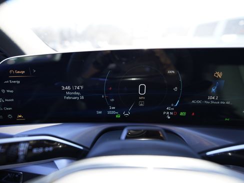 Used 2026 Cadillac Vistiq Sport image 32