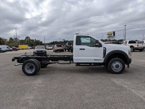 New 2026 Ford F550 4x4 Regular Cab Super Duty image 3