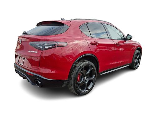 Used 2024 Alfa Romeo Stelvio Veloce image 6