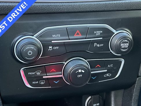 Used 2023 Dodge Charger SXT image 18