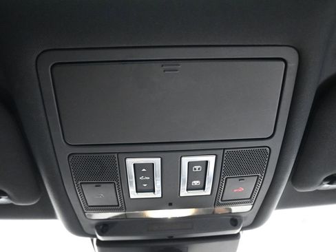 Used 2019 Jaguar XE S image 42