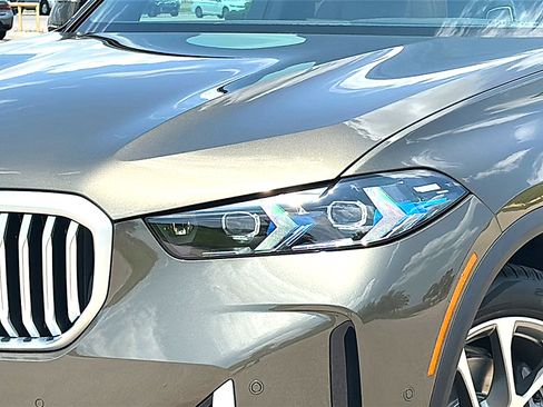 New 2026 BMW X5 xDrive40i w/ Premium Package AWD/4WD image 4