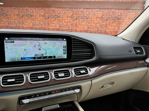 Certified 2023 Mercedes-Benz GLS 450 4MATIC image 17