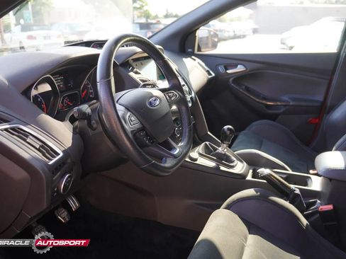 Used 2018 Ford Focus RS AWD/4WD image 21