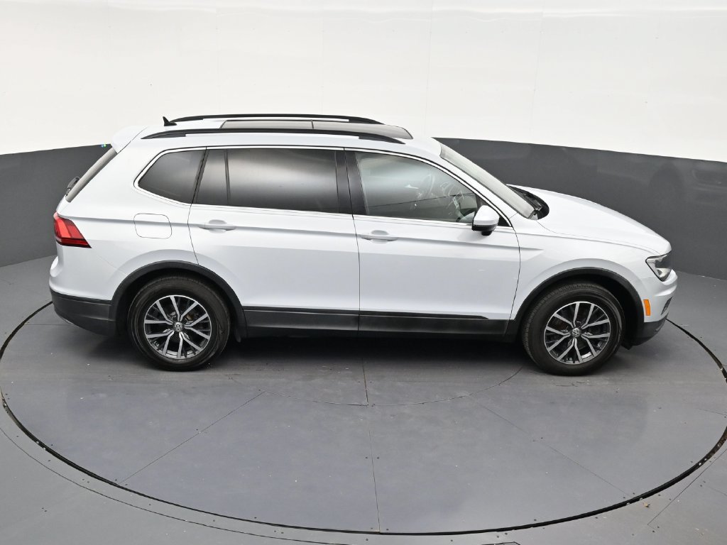Used 2019 Volkswagen Tiguan SE w/ Panoramic Sunroof Package FWD image 16