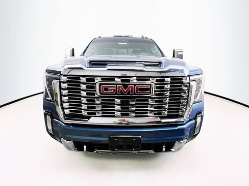 Certified 2024 GMC Sierra 2500 Denali w/ Denali Reserve Package image 2