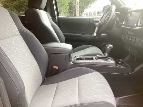 Used 2021 Toyota Tacoma TRD Sport AWD/4WD image 5