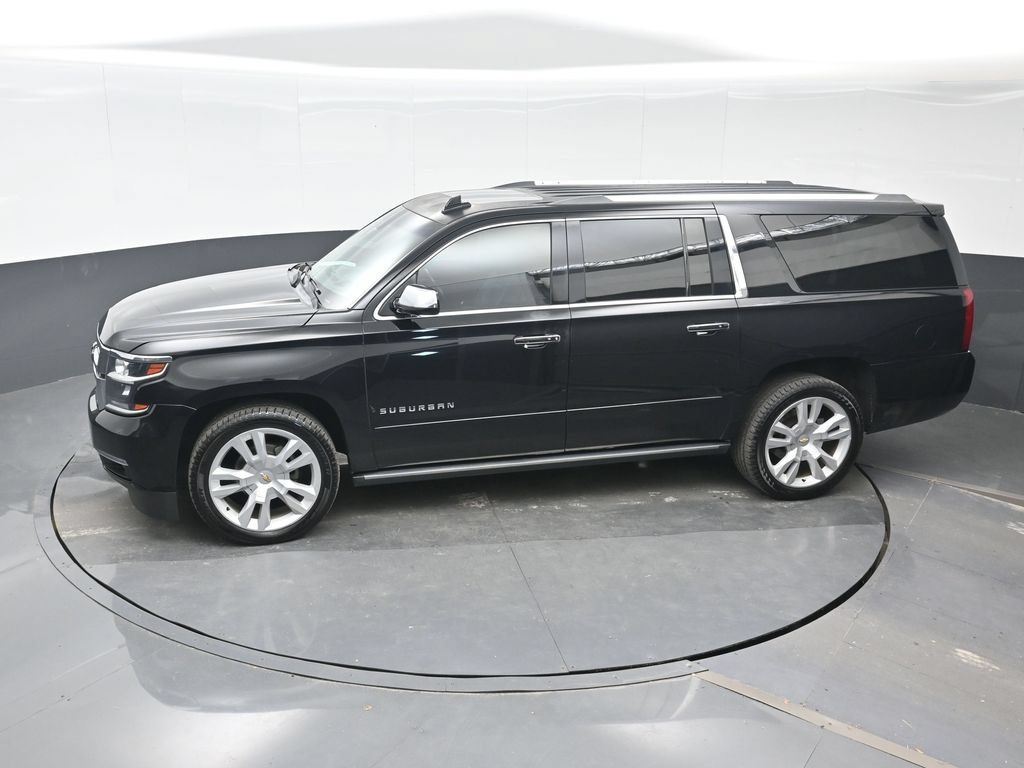 Used 2018 Chevrolet Suburban Premier AWD/4WD image 18
