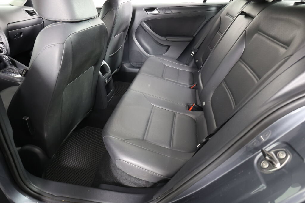 Used 2014 Volkswagen Jetta SE FWD image 18