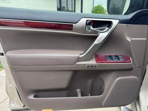 Used 2013 Lexus GX 460 Premium AWD/4WD image 22