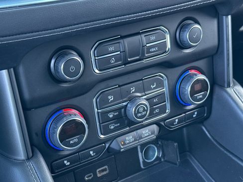 Used 2022 Chevrolet Tahoe Z71 w/ Z71 Off-Road Package image 18