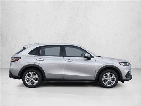 Used 2023 Honda HR-V LX image 8
