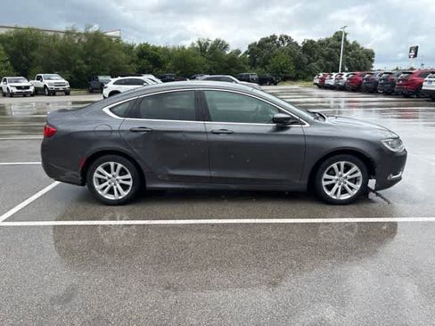 Used 2015 Chrysler 200 Limited w/ Convenience Group FWD image 5