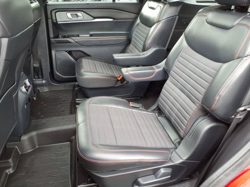 Certified 2025 Ford Explorer ST-Line w/ Premium Package AWD/4WD image 24