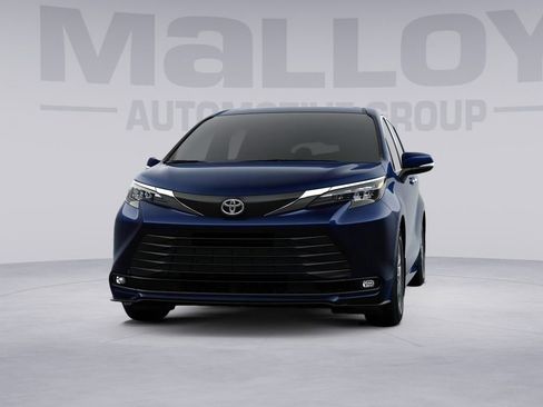 New 2026 Toyota Sienna XLE FWD image 18