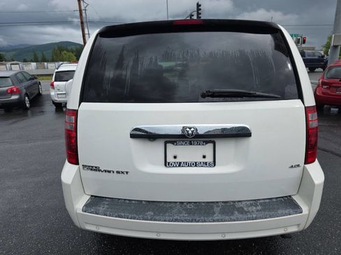 Used 2008 Dodge Grand Caravan SXT FWD image 4