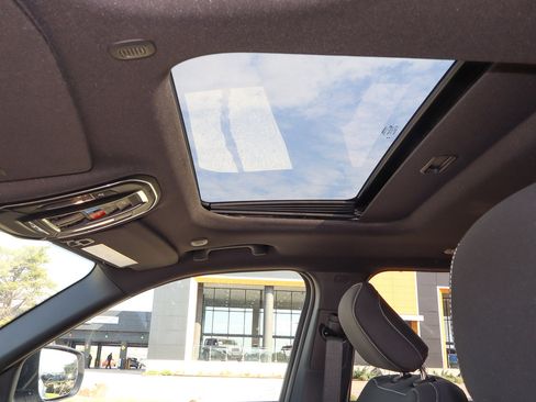 New 2025 Jeep Grand Cherokee Laredo X w/ Luxury Tech Group I image 14