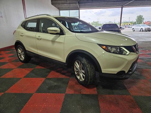 Used 2017 Nissan Rogue Sport SV AWD/4WD image 4