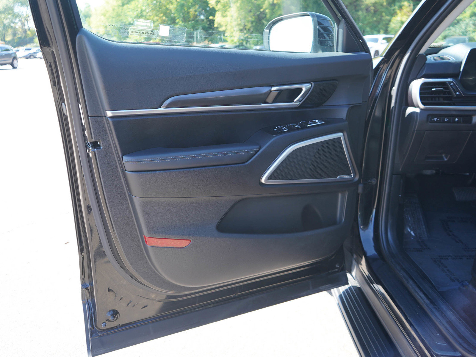 Used 2024 Kia Telluride S w/ S Sunroof Package AWD/4WD image 18