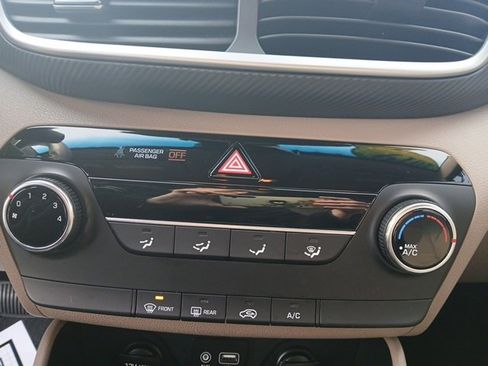 Used 2019 Hyundai Tucson SE image 19