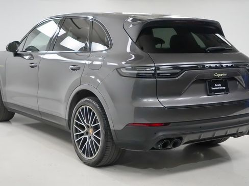 Certified 2023 Porsche Cayenne image 3