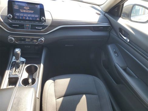 Used 2024 Nissan Altima 2.5 SV image 26