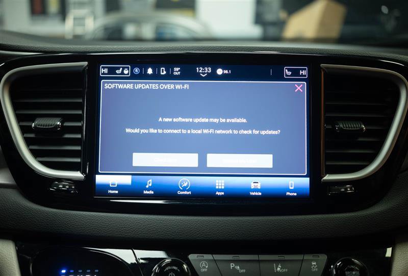 Used 2023 Chrysler Pacifica Touring-L FWD image 21