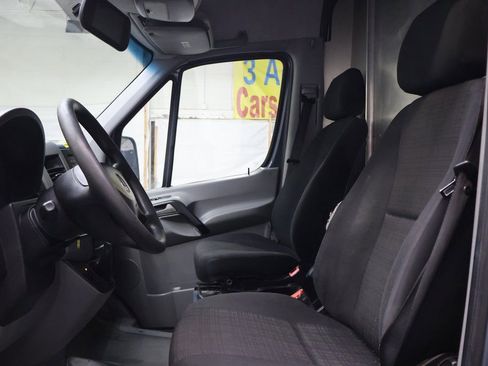 Used 2018 Mercedes-Benz Sprinter 2500 image 15